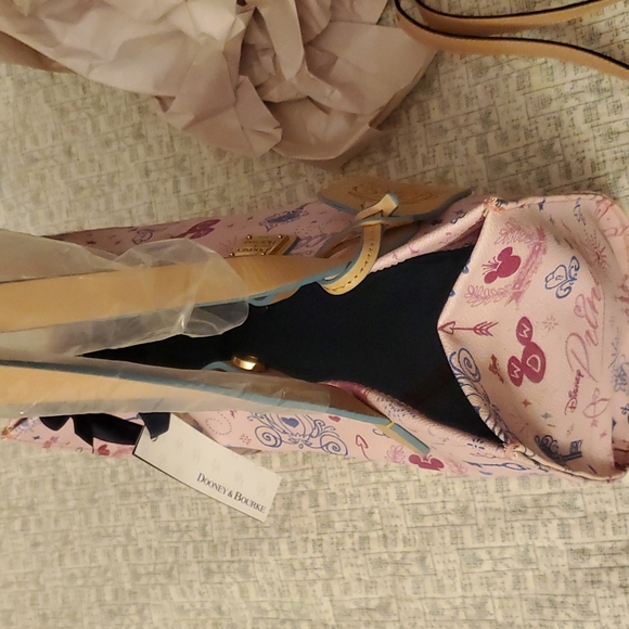 Disney Dooney & Bourke 2014 Princess Half Marathon Weekened‎ Bag - Picture 13 of 16